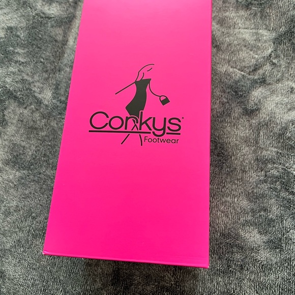 Brand new sandals - Picture 4 of 5